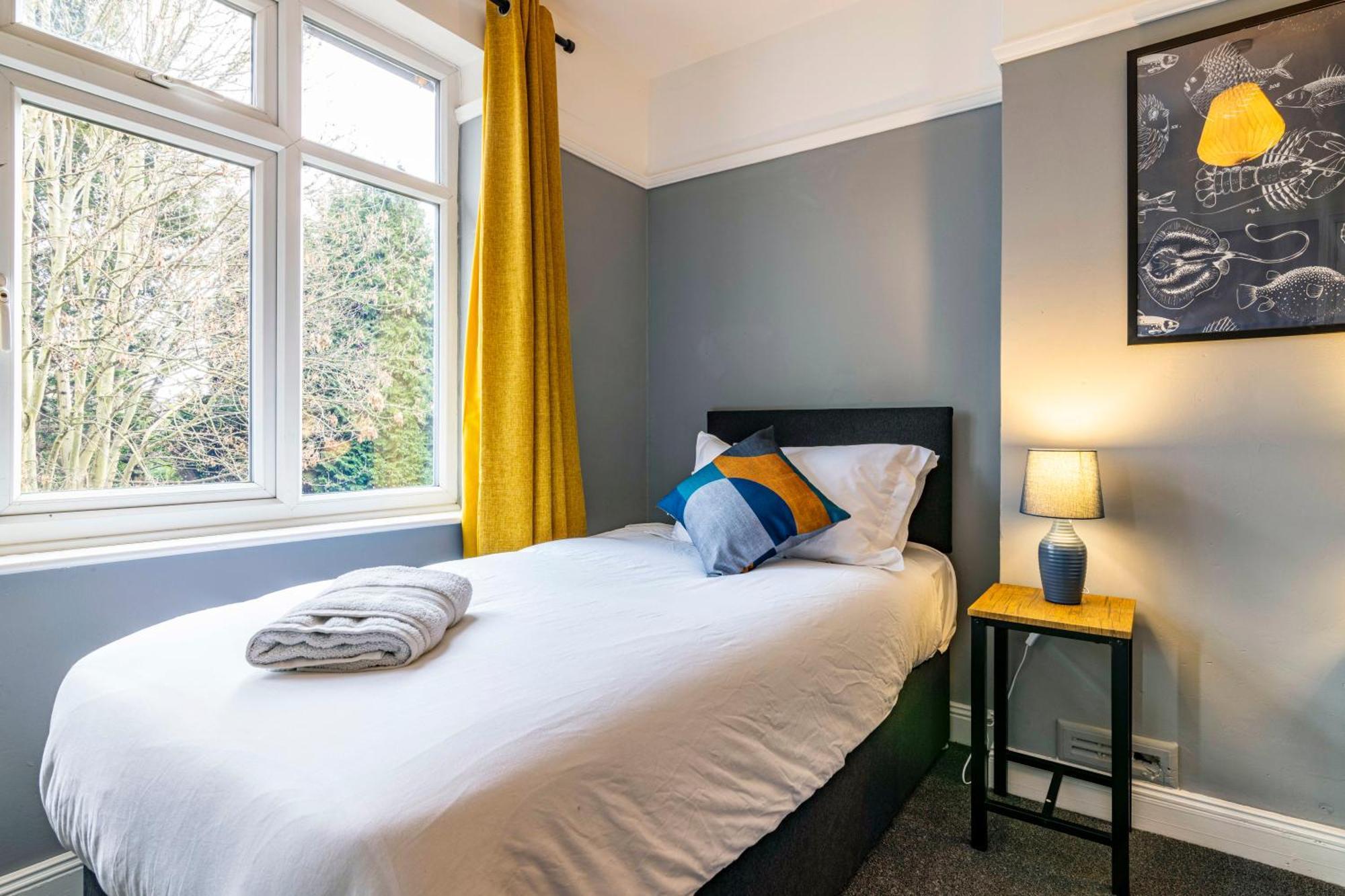 Lovely 4Bdr Home- Off Street Parking Sleeps 7 Nottingham Exterior photo