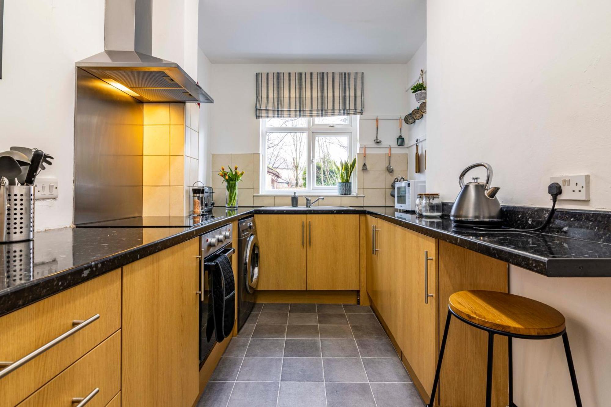 Lovely 4Bdr Home- Off Street Parking Sleeps 7 Nottingham Exterior photo
